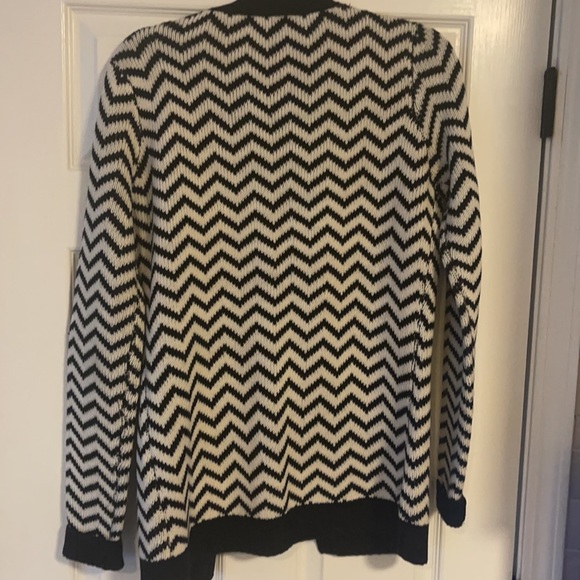Chevron print cardigan sweater - Picture 2 of 5